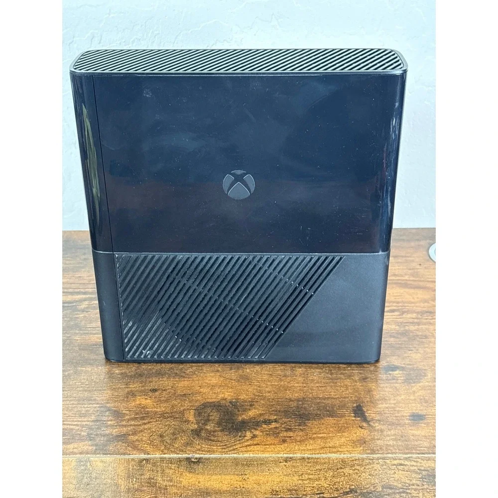 Microsoft Xbox‎ 360 E Console Black Model 1538 2013 MFR Date TESTED WORKING